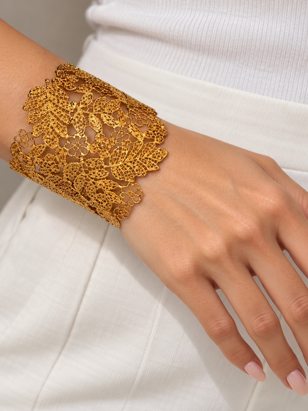 Stella & Dot Chantilly Lace Gold Floral Filigree Cuff Bracelet NEW